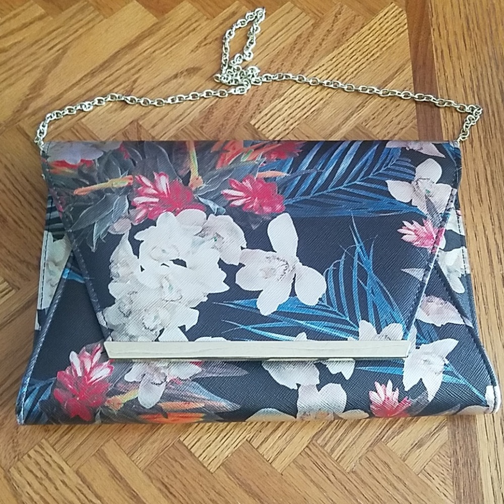 🌺Tropical floral clutch with gold chain strap🌺